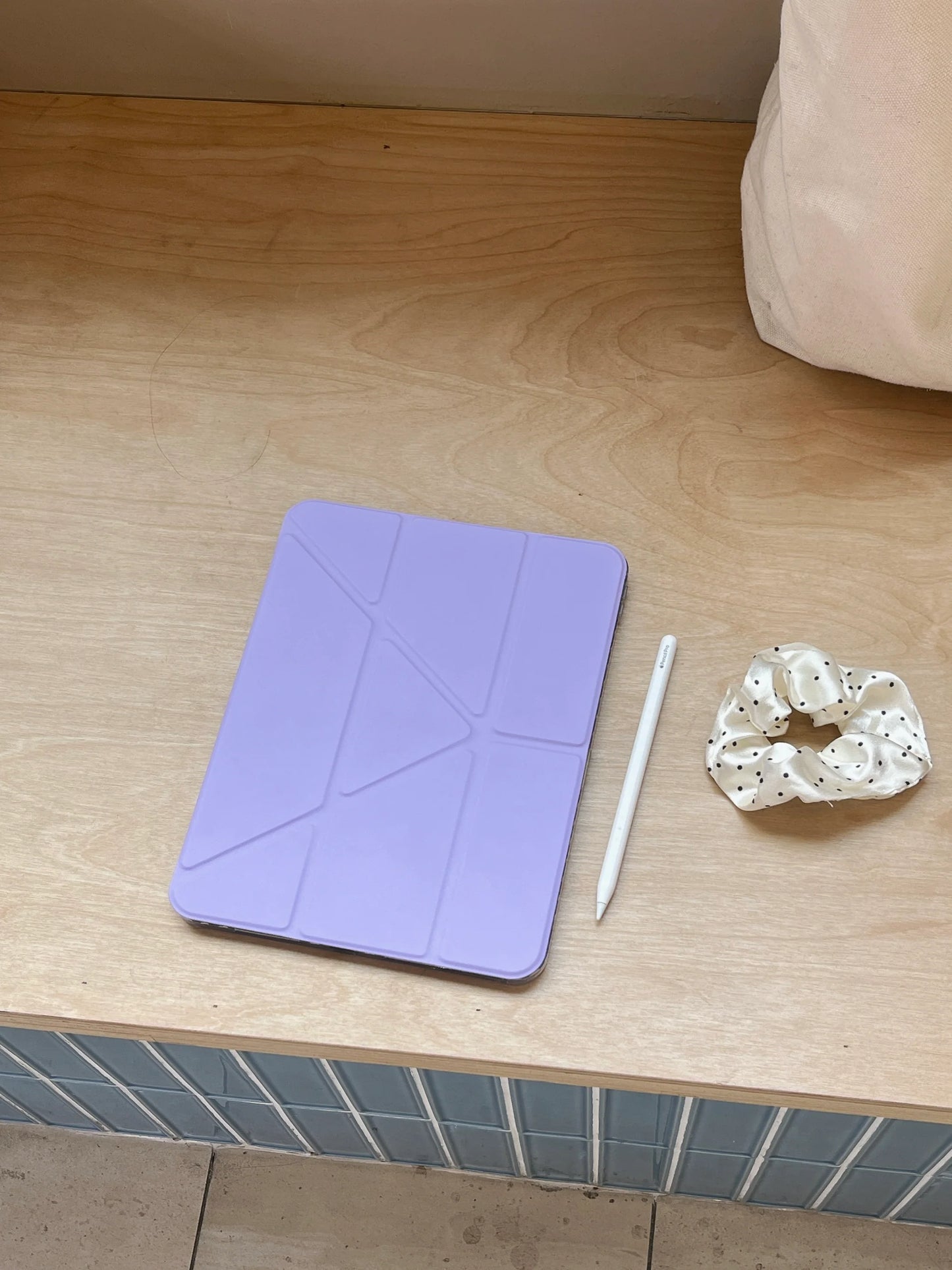 Pastel Origami Stand iPad Case Slim Magnetic Foldable Stand