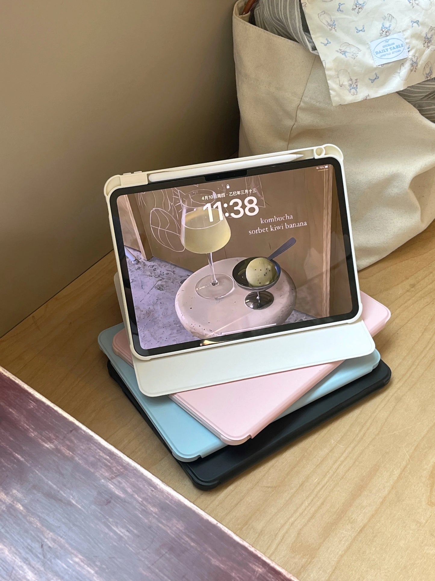 Folding Stand iPad Case – Sleek Magnetic Flip Cover with Pencil Holder