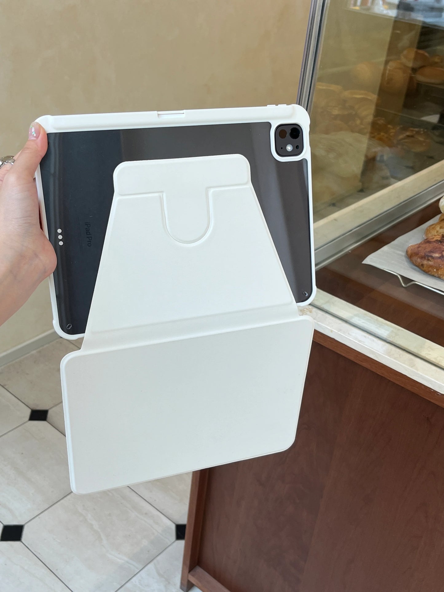 Folding Stand iPad Case – Sleek Magnetic Flip Cover with Pencil Holder