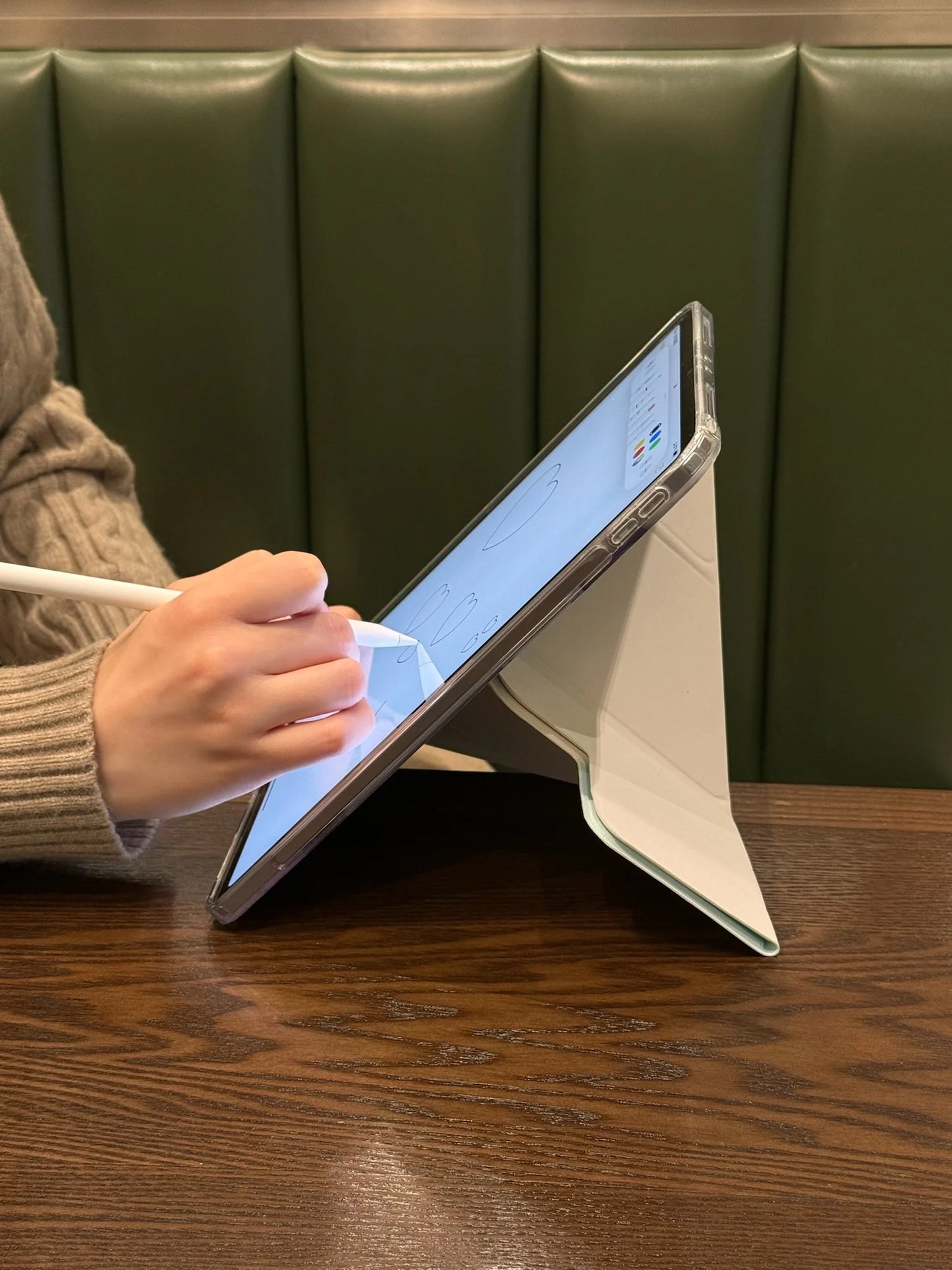 Cute Cartoon iPad Case with Magnetic Stand & Transparent Back – Pearl Bunny & Star Pattern Foldable Case for iPad