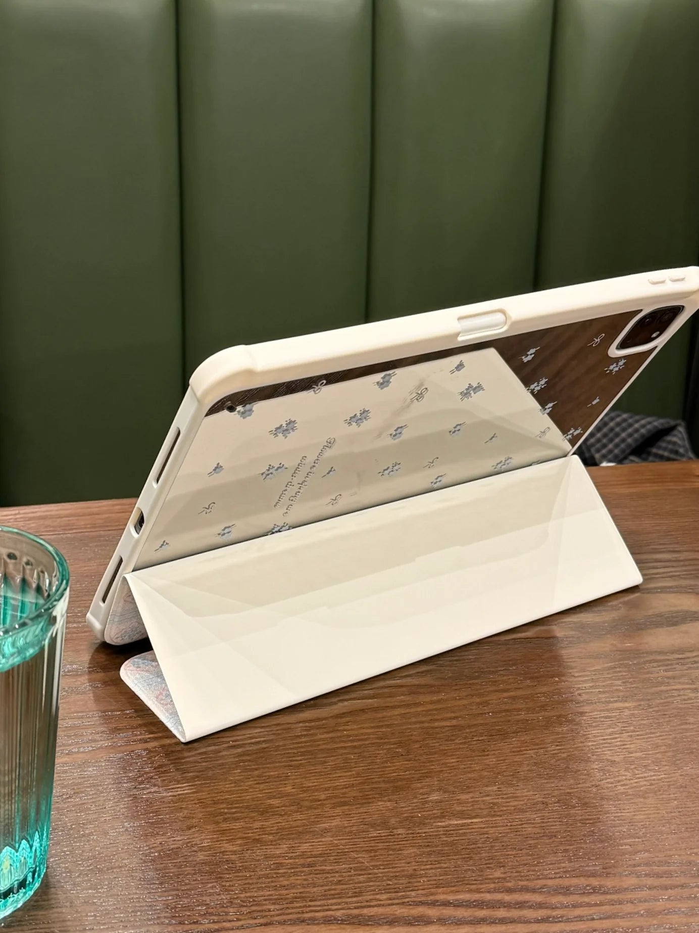 Elegant Floral Mirror iPad Case with Text – Dual Design Protective Cover with Vintage Foldable Front