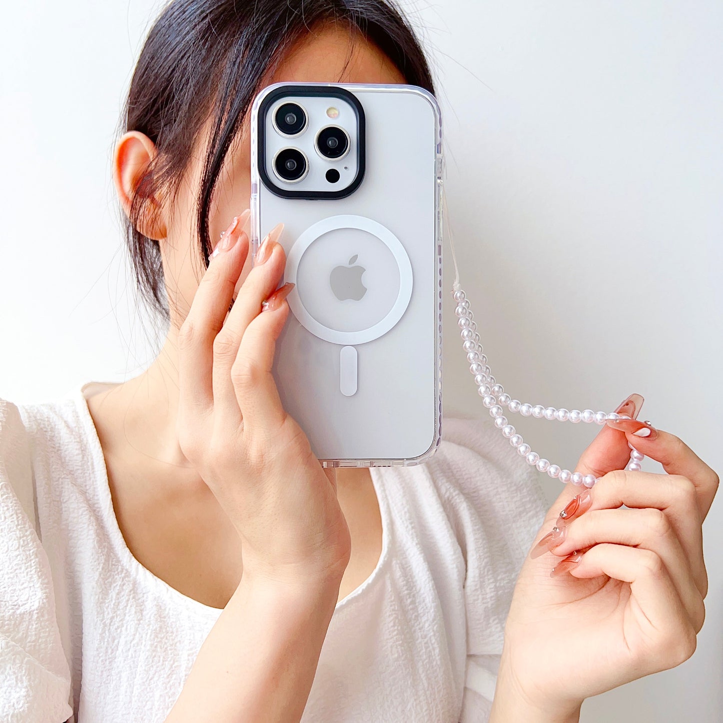 Transparent Silicon Impact Case for iPhone With Magsafe And White Heart Charm