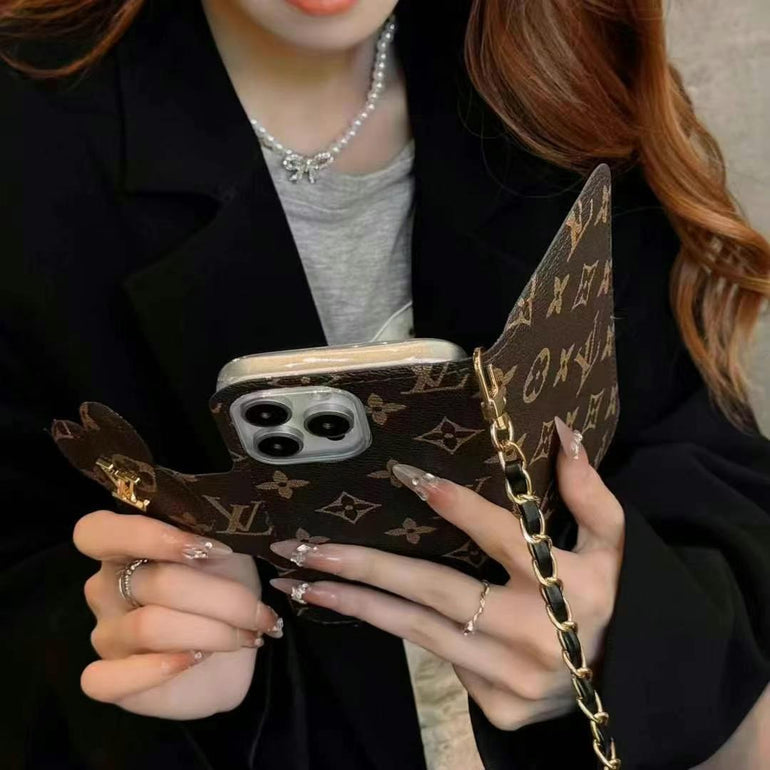 Luxury Branded Leather Flip Case For iPhone With Monogram Sling Chain