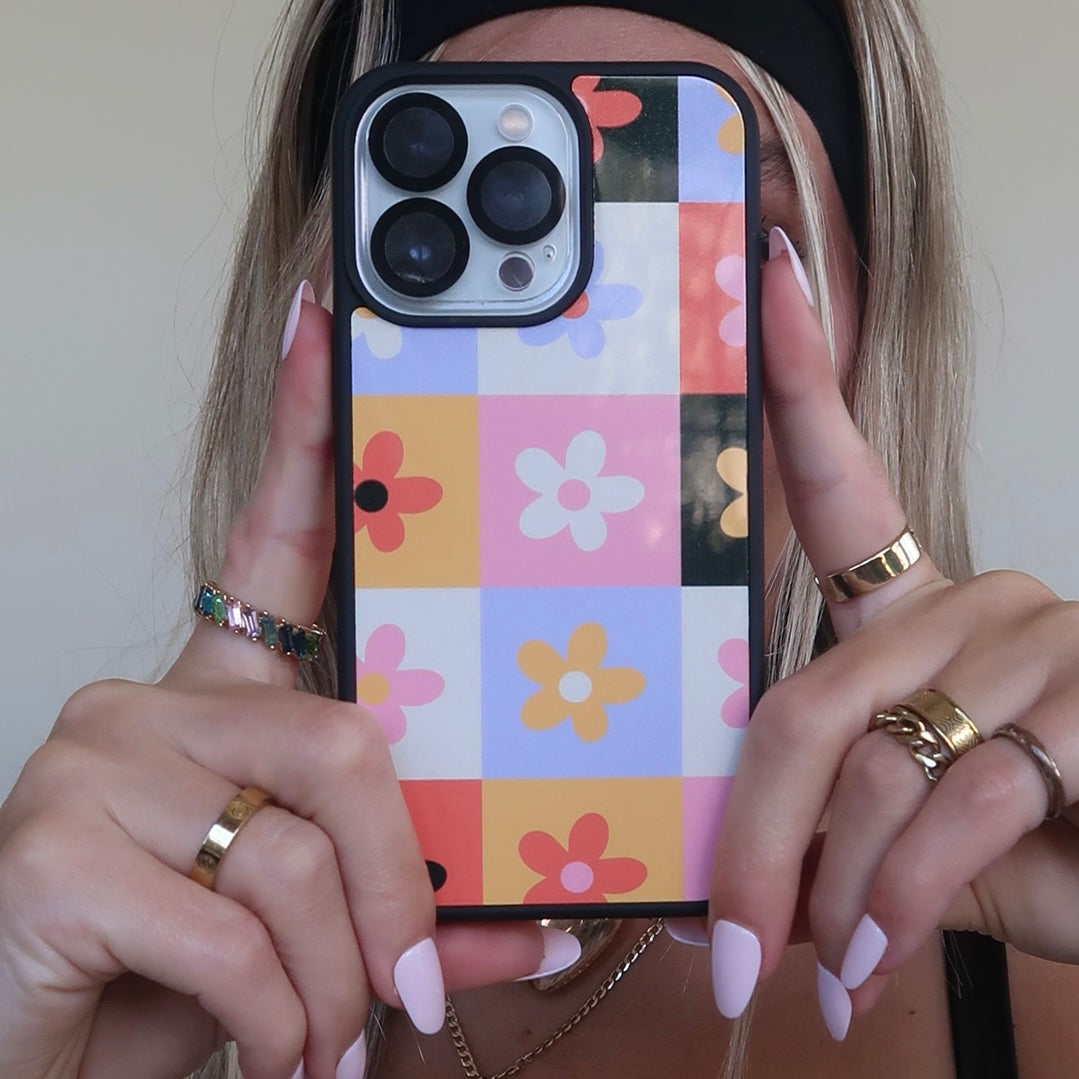 Catoon Daisy Designer Glass Case for iPhone